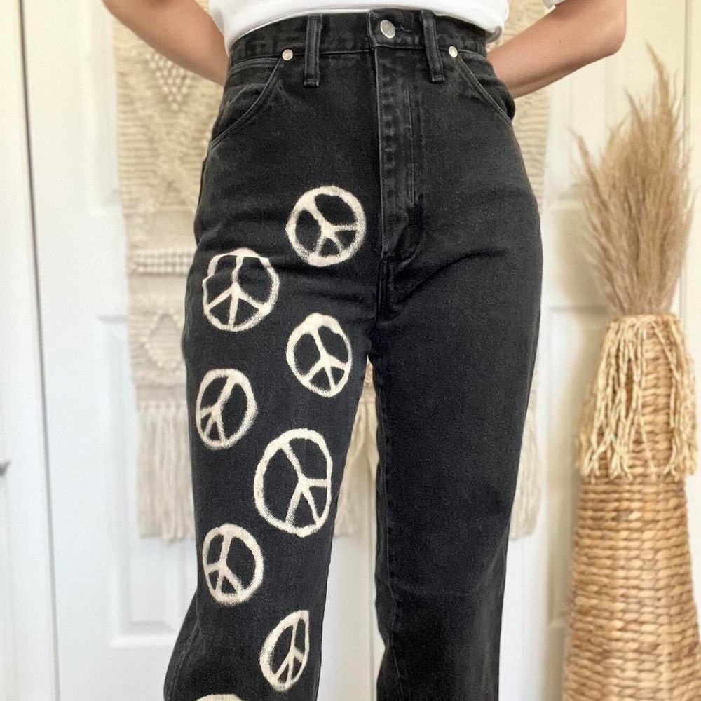 Vintage‎ Handmade Upcycled Bleach Dye Peace Sign Wrangler Jeans - Picture 4 of 5